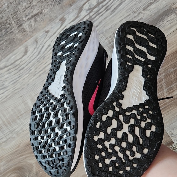 Nike Tennis shoes 7Y - Picture 3 of 5